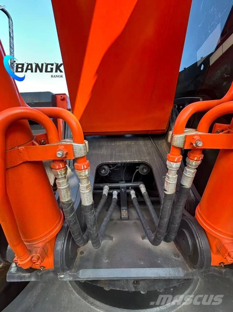 Hitachi ZX 240 Bageri guseničari