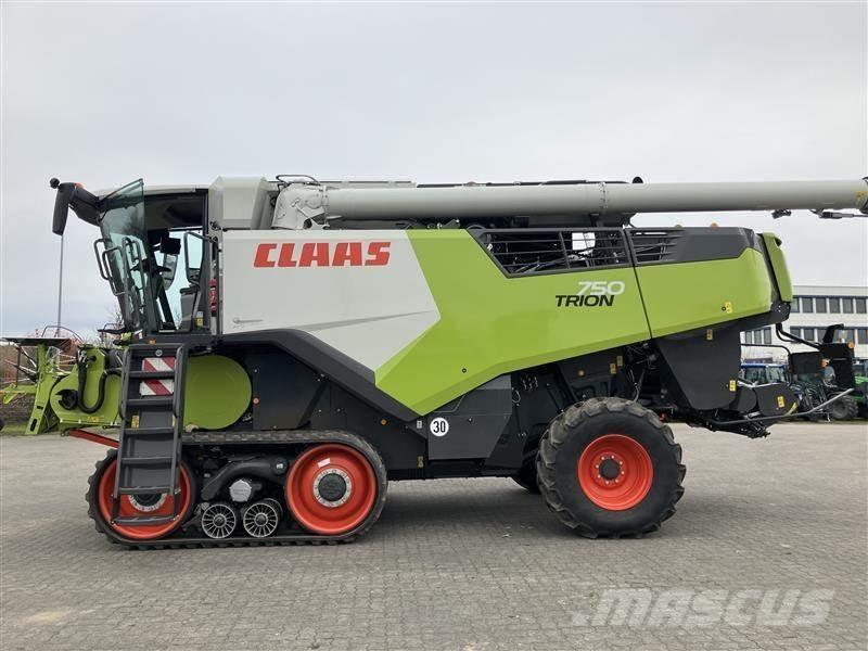 CLAAS TRION 750 TT Kombajni