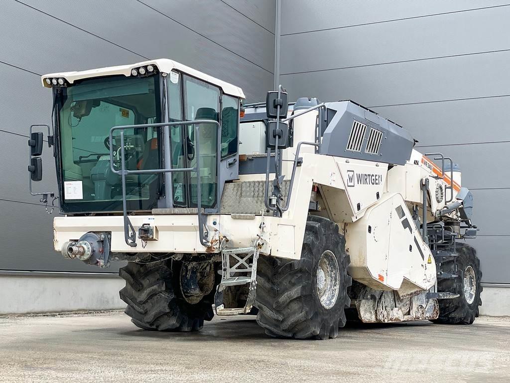 Wirtgen WR 240I Mašine za reciklažu asfalta