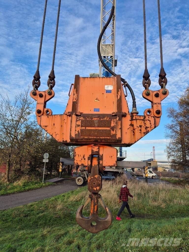 Liebherr LHM 250 Lučki kranovi