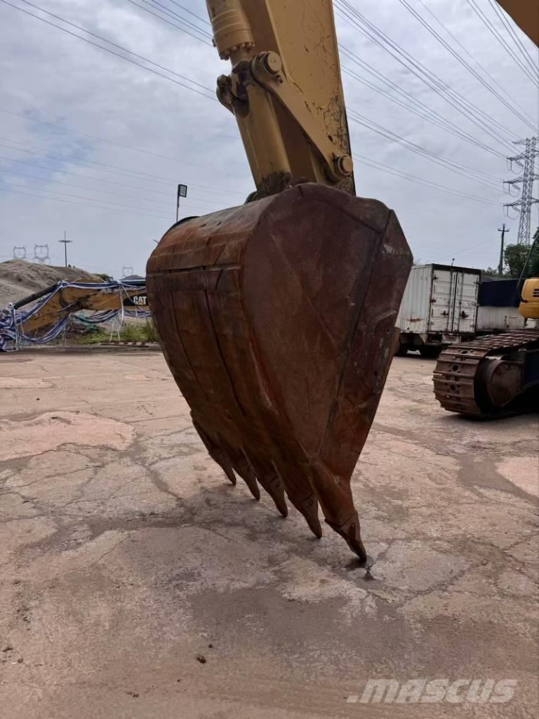 Komatsu PC 400-8 Polovni amfibijski bageri