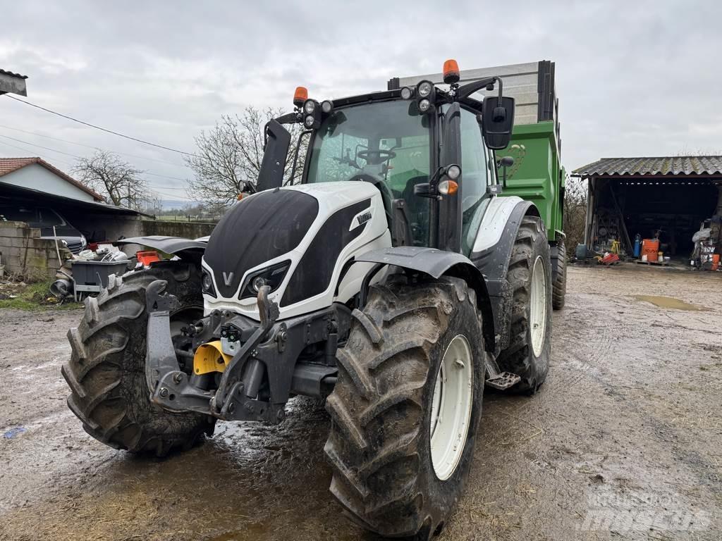 Valtra N174 Traktori