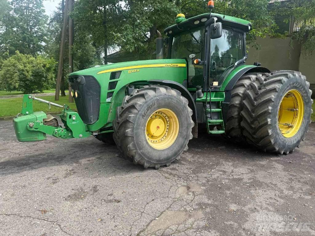 John Deere 8345 R Traktori