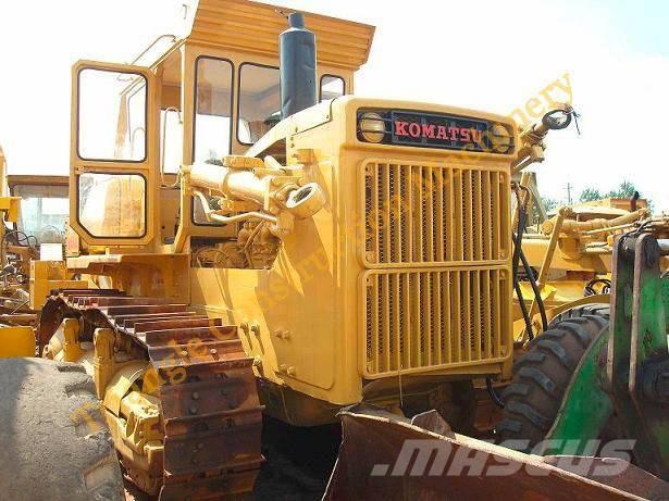 Komatsu d155a-1 Buldožeri guseničari