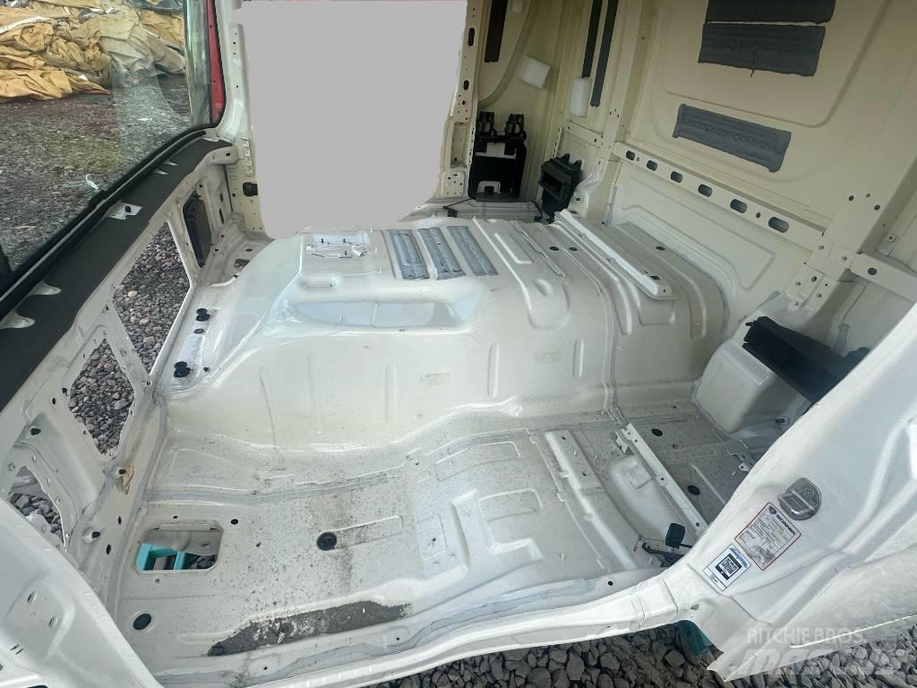 Scania P 370 Kabine i unutrašnjost