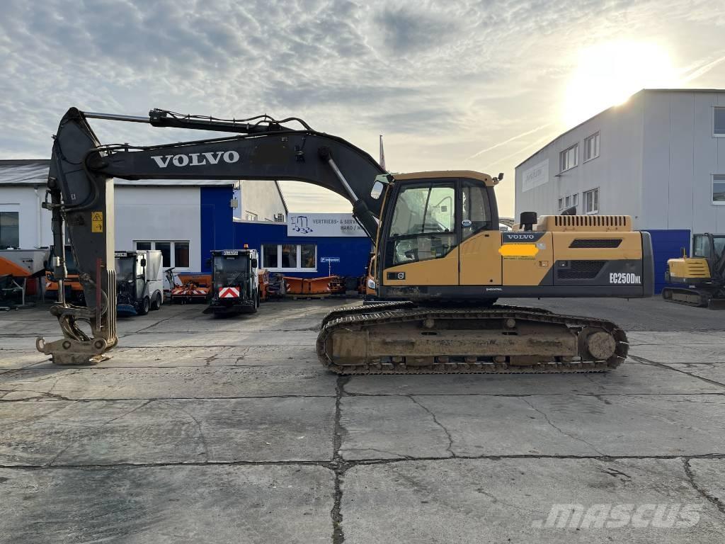 Volvo EC 250 D N L Bageri guseničari