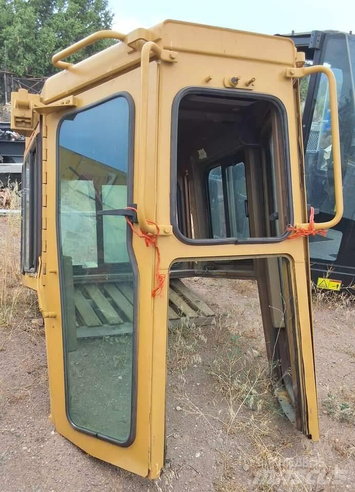 CAT D 8 R Buldožeri guseničari