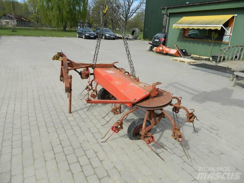 JF CR 320 Okretači i sakupljači sena