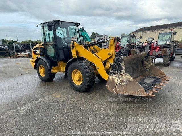 CAT 906 Utovarivači na točkove