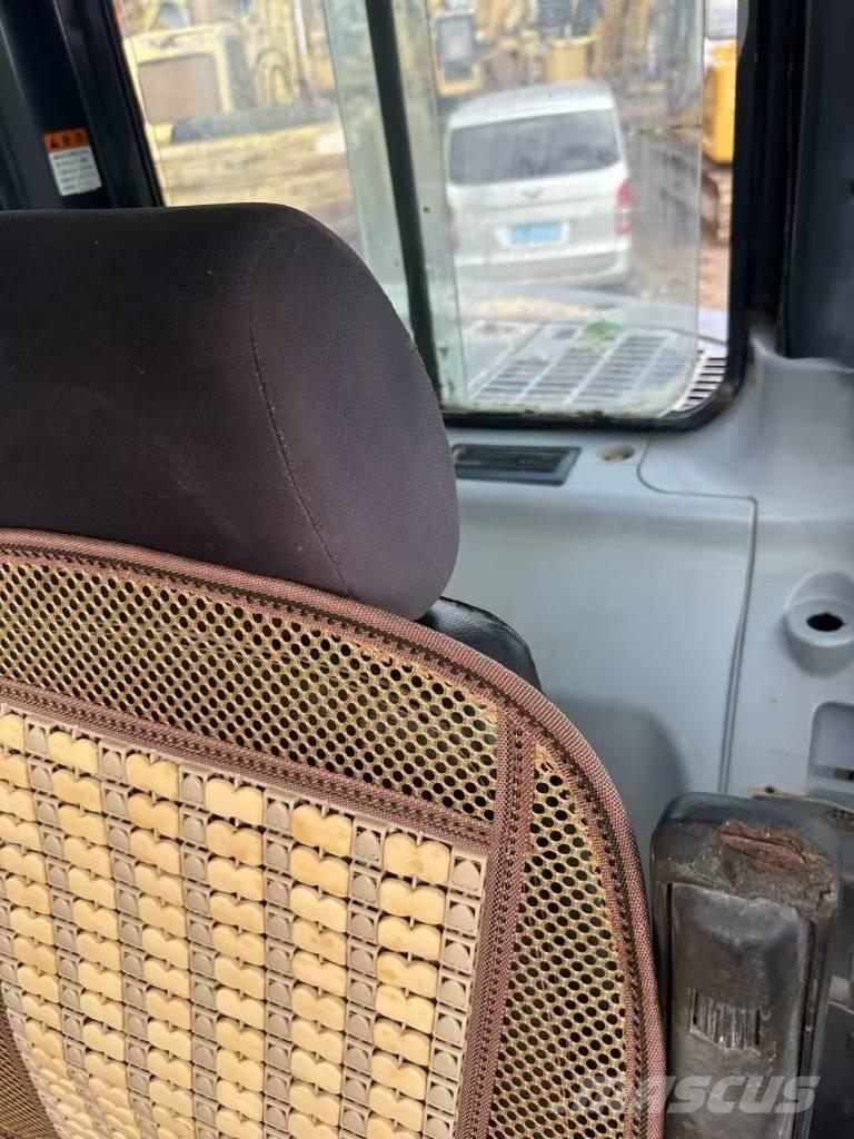 Komatsu PC 128 US Bageri guseničari