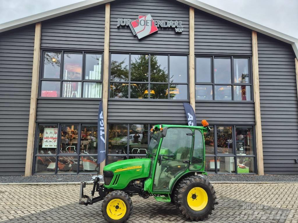 John Deere 2520 Manji traktori