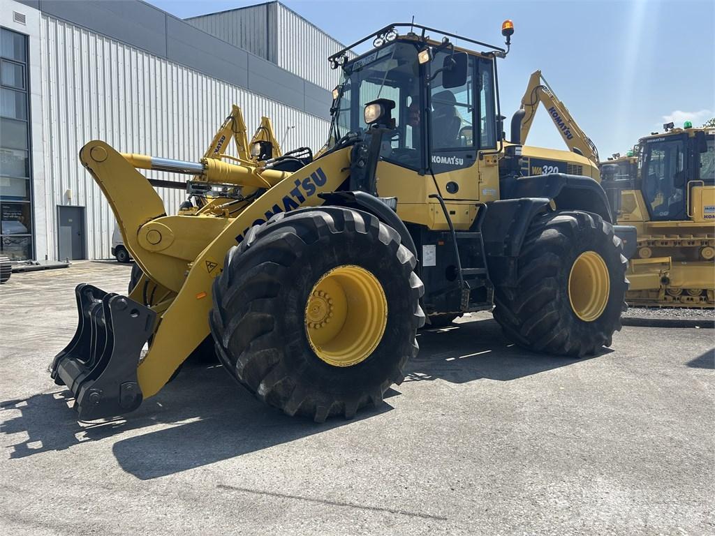 Komatsu WA320-7 Utovarivači na točkove
