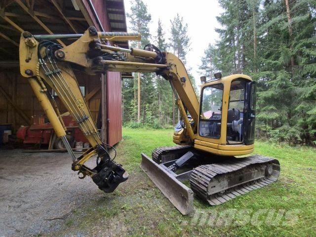 Komatsu PC75 UU Bageri guseničari