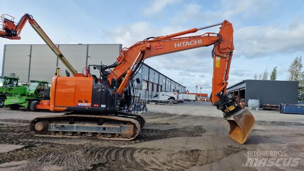 Hitachi ZX225USRLC-6 Bageri guseničari