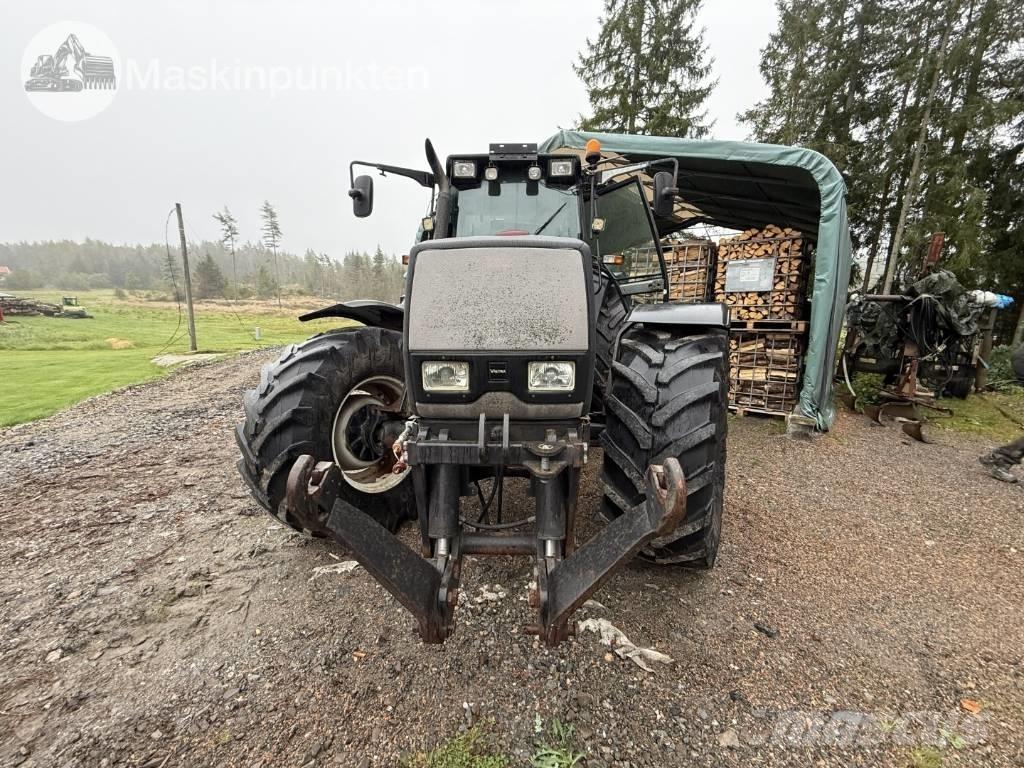 Valtra 8350 Traktori