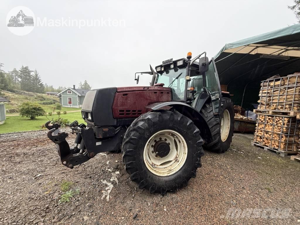 Valtra 8350 Traktori