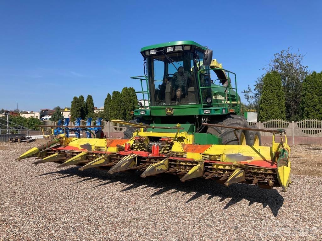 John Deere 7300 Mašine za stočnu hranu sa sopstvenim pogonom