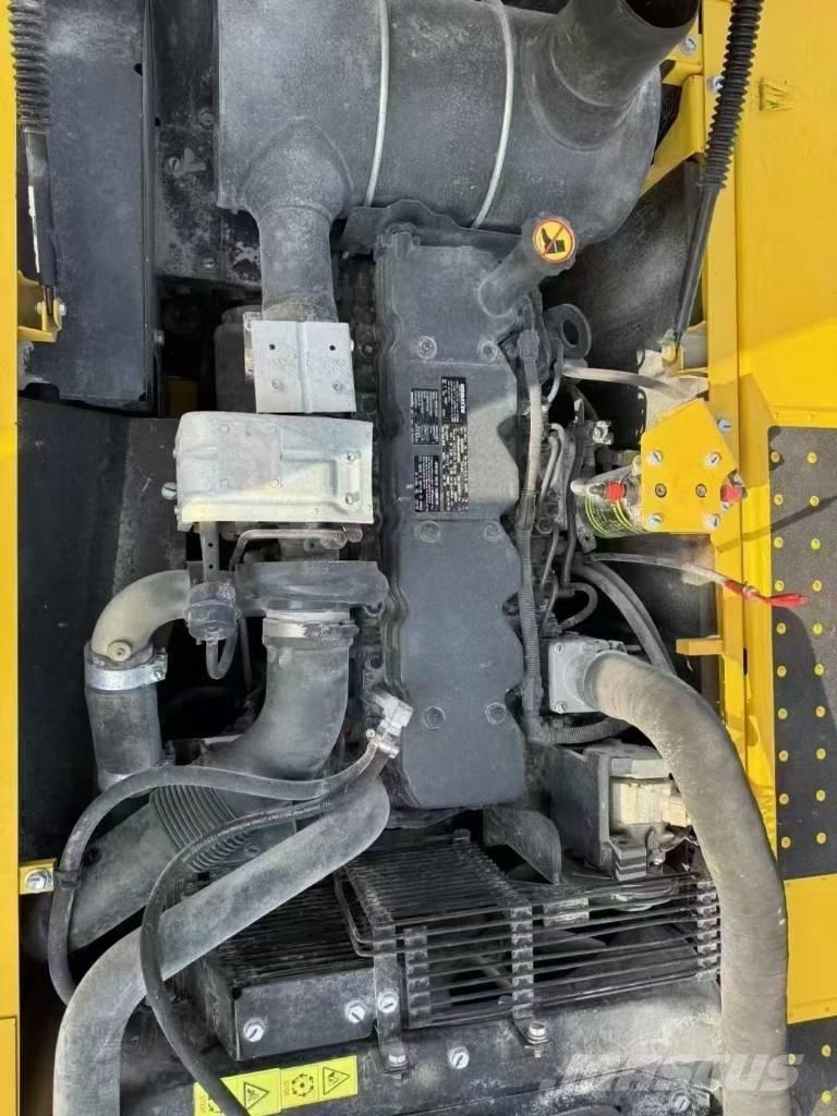 Komatsu PC 220 Bageri guseničari