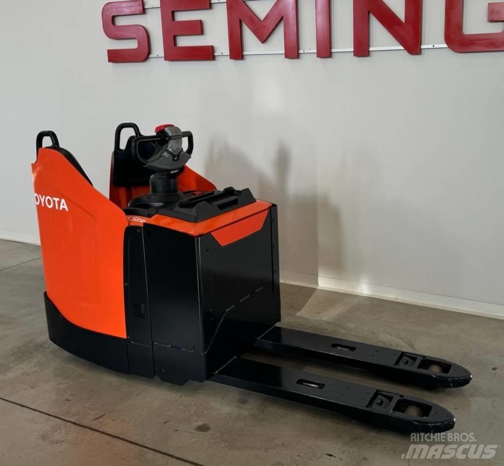 Toyota 10545  LPE200 Nisko podizni električni viljuškar