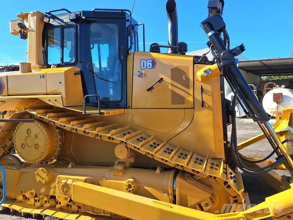 CAT D 6 T Buldožeri guseničari