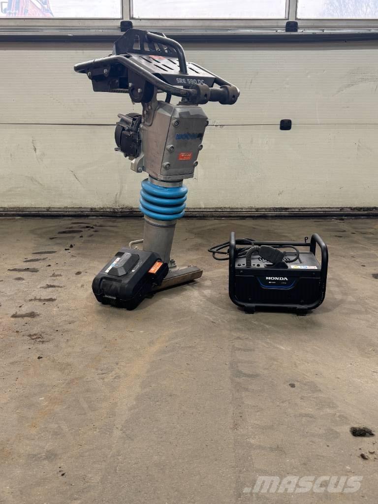 Weber SRE 590 DC Vibro nabijači