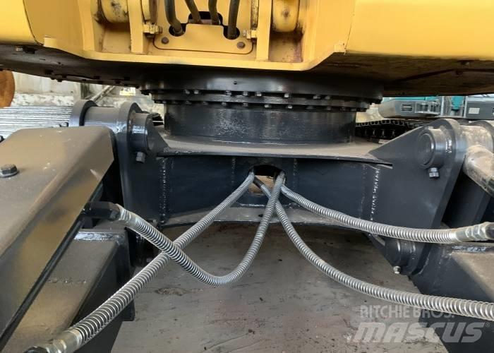 Komatsu PC138 Bageri guseničari