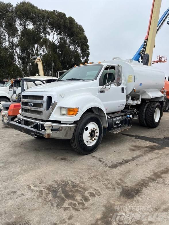 Ford F750 Kamioni cisterne