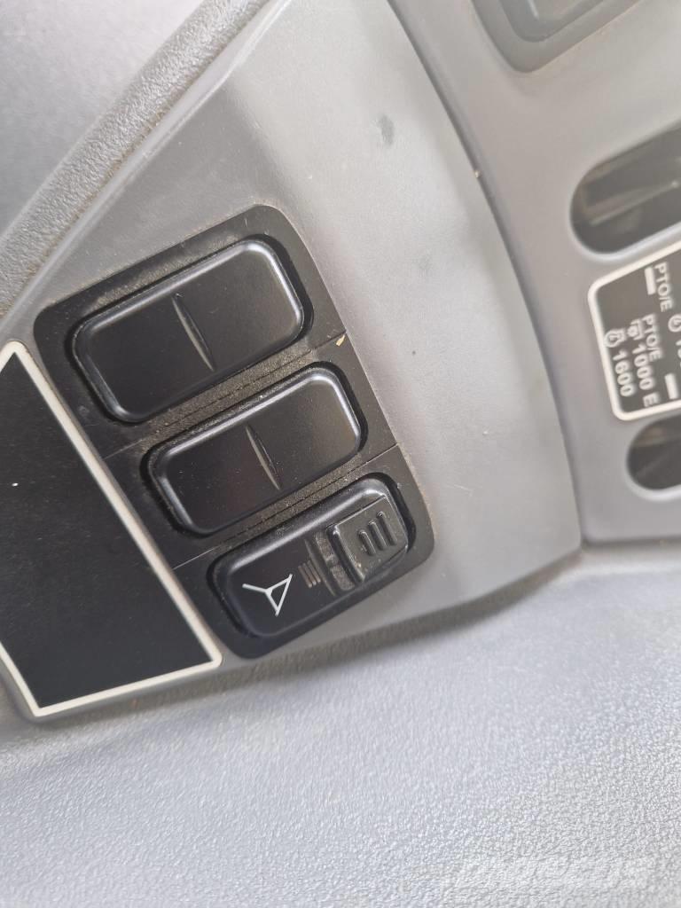 Kubota M7132 KVT Traktori