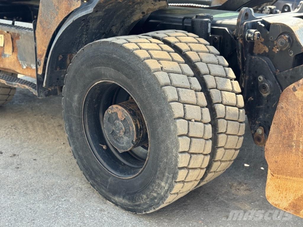 JCB 175 Bageri točkaši