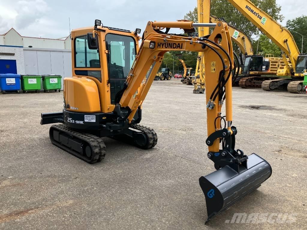 Hyundai R25Z-9AK Mini bageri < 7t