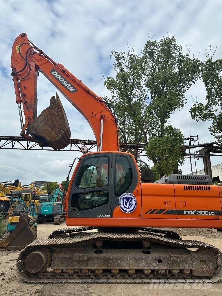 Doosan DX300 Bageri guseničari
