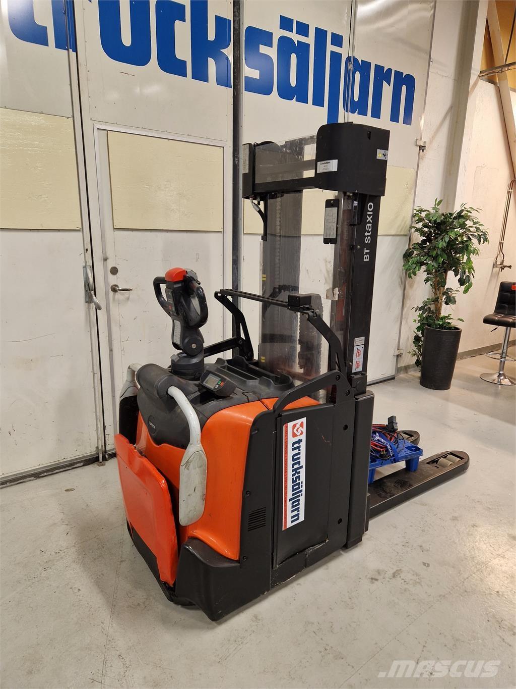 Toyota SPE160L Samopogonski ručni viljuškari