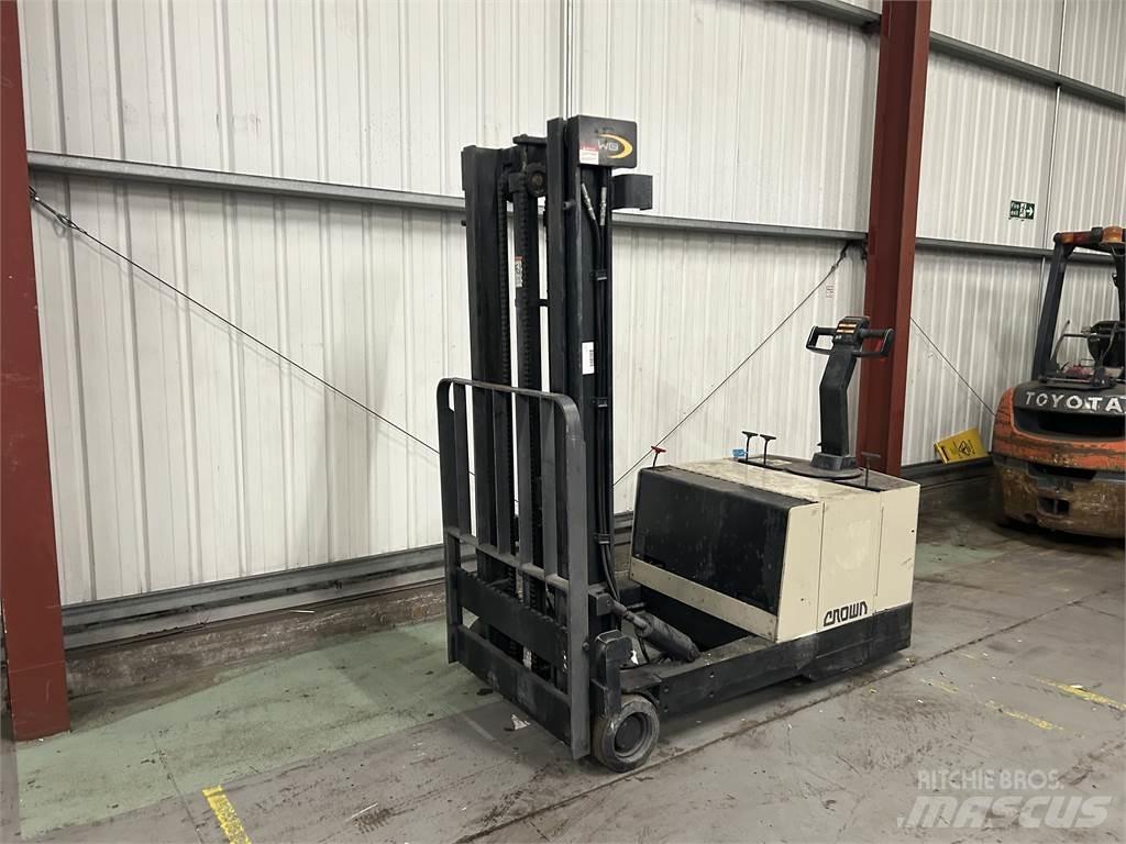 Crown 40WBTL Nisko podizni električni viljuškar