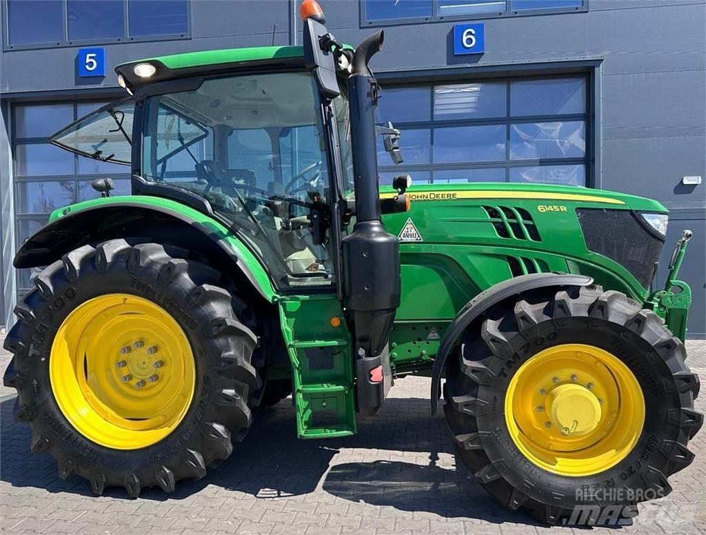 John Deere 6145R Traktori
