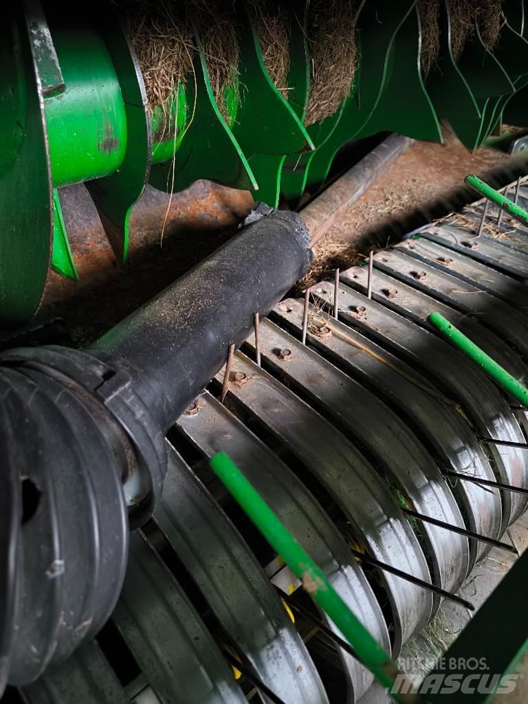 John Deere V461M Prese/balirke za rolo bale