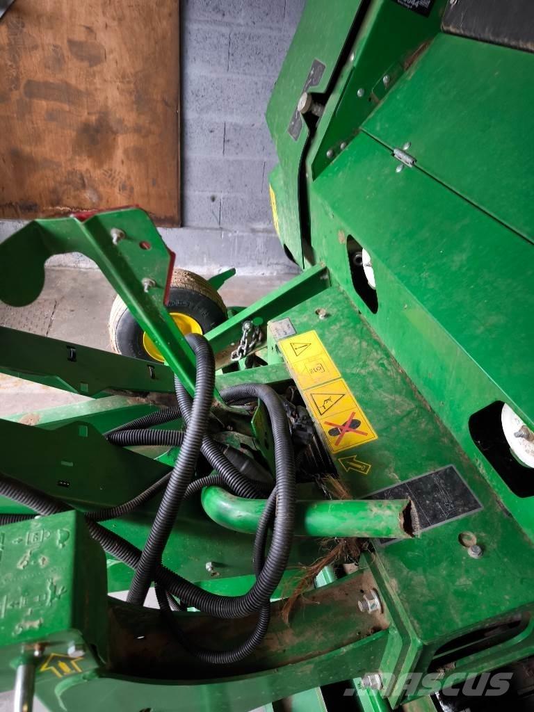 John Deere V461M Prese/balirke za rolo bale