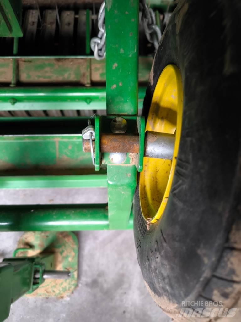 John Deere V461M Prese/balirke za rolo bale