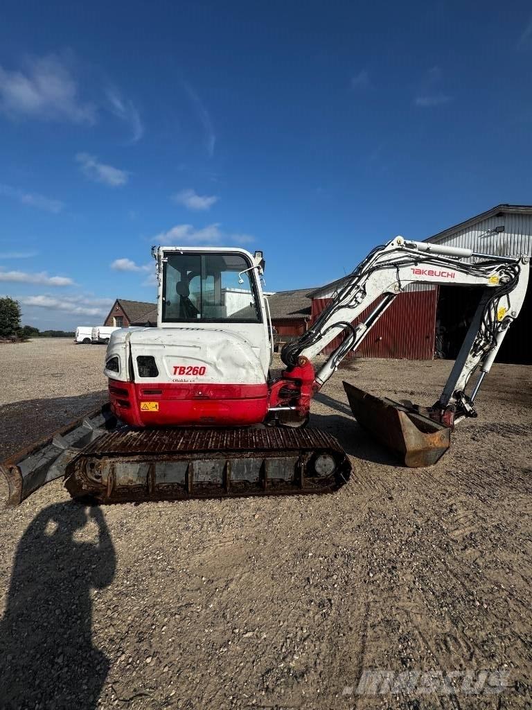 Takeuchi TB 260 Bageri guseničari