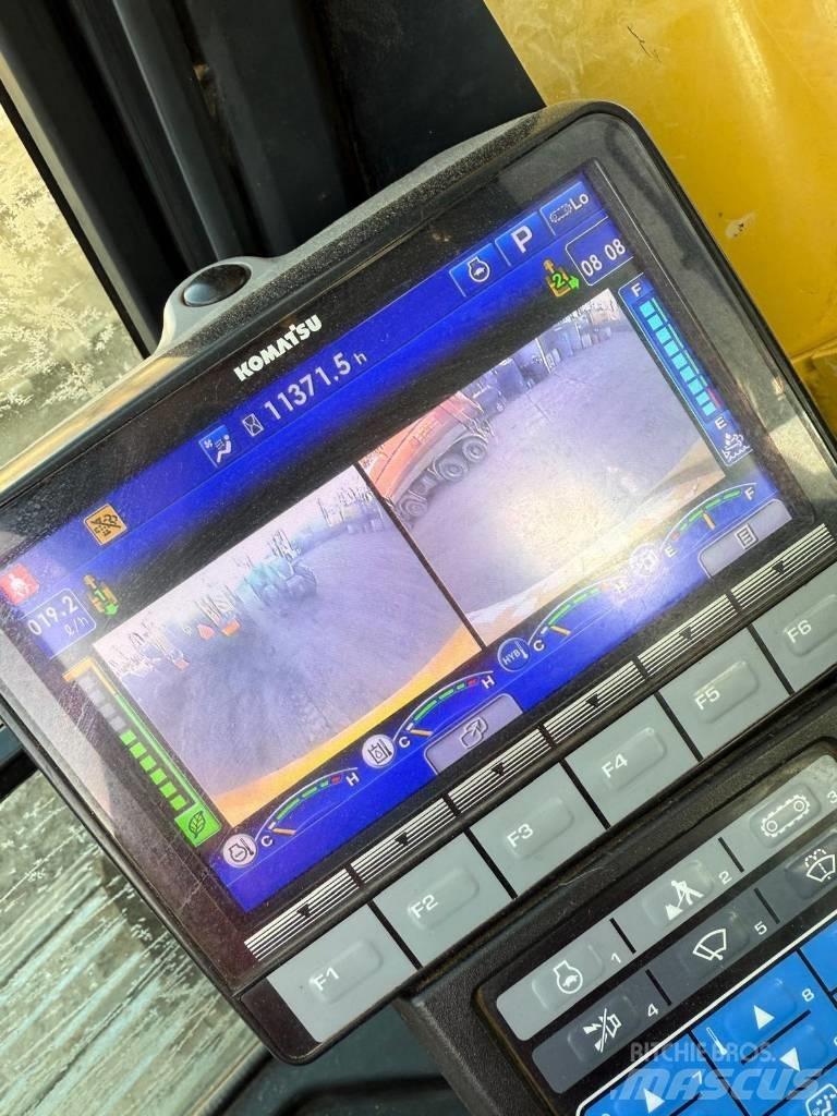 Komatsu HB 365 Bageri guseničari