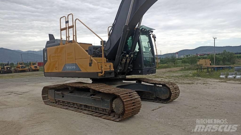 Volvo EC 250 EL Bageri guseničari