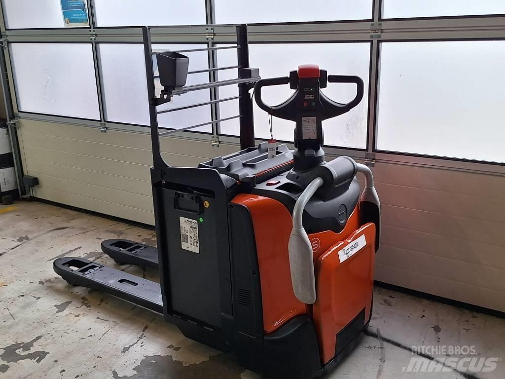 BT LPE220 Nisko podizni električni viljuškar