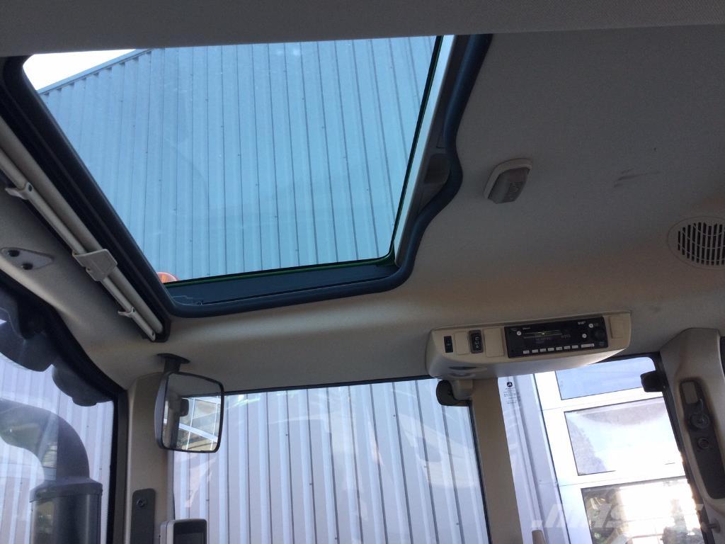 John Deere 6110M Traktori