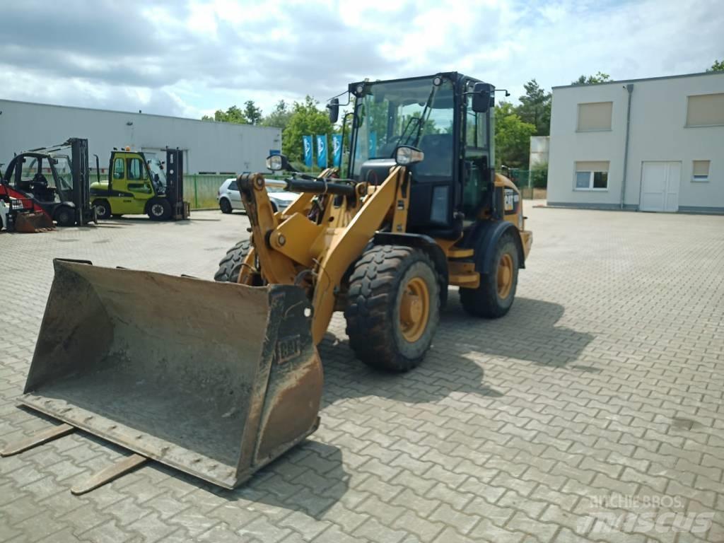 CAT 907 M Utovarivači na točkove