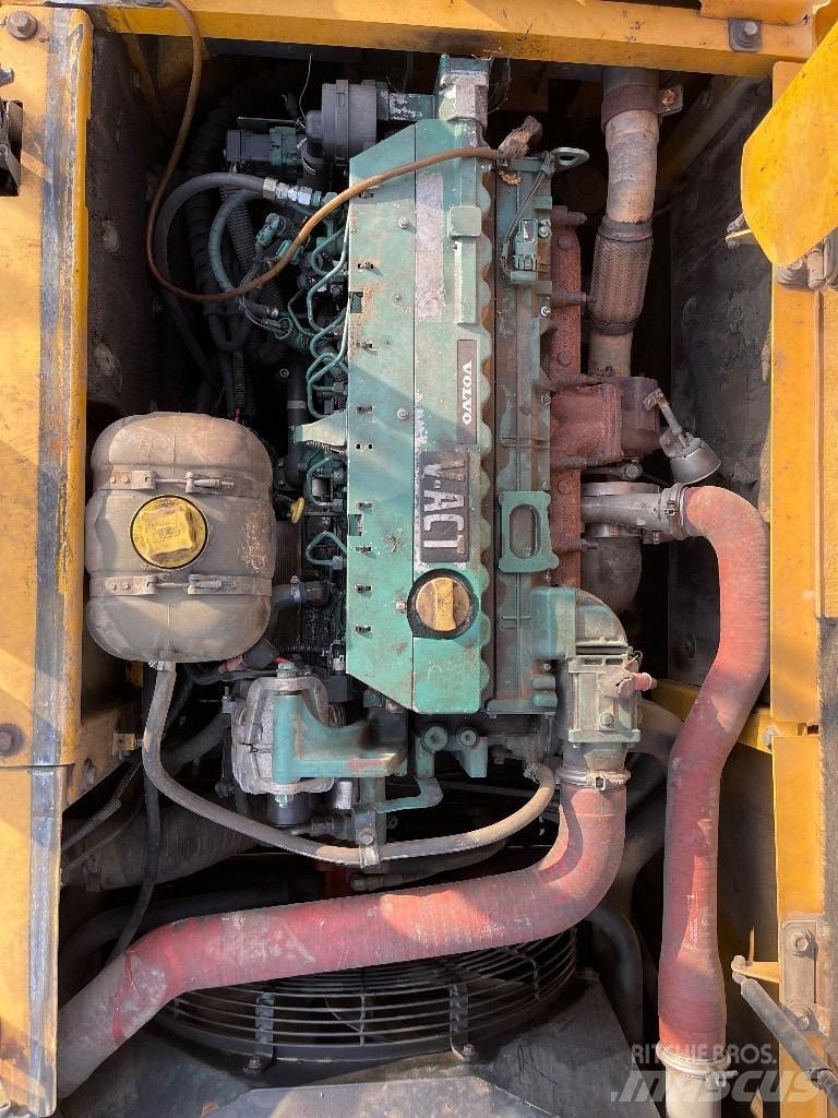 Volvo EC 210 C L Bageri guseničari