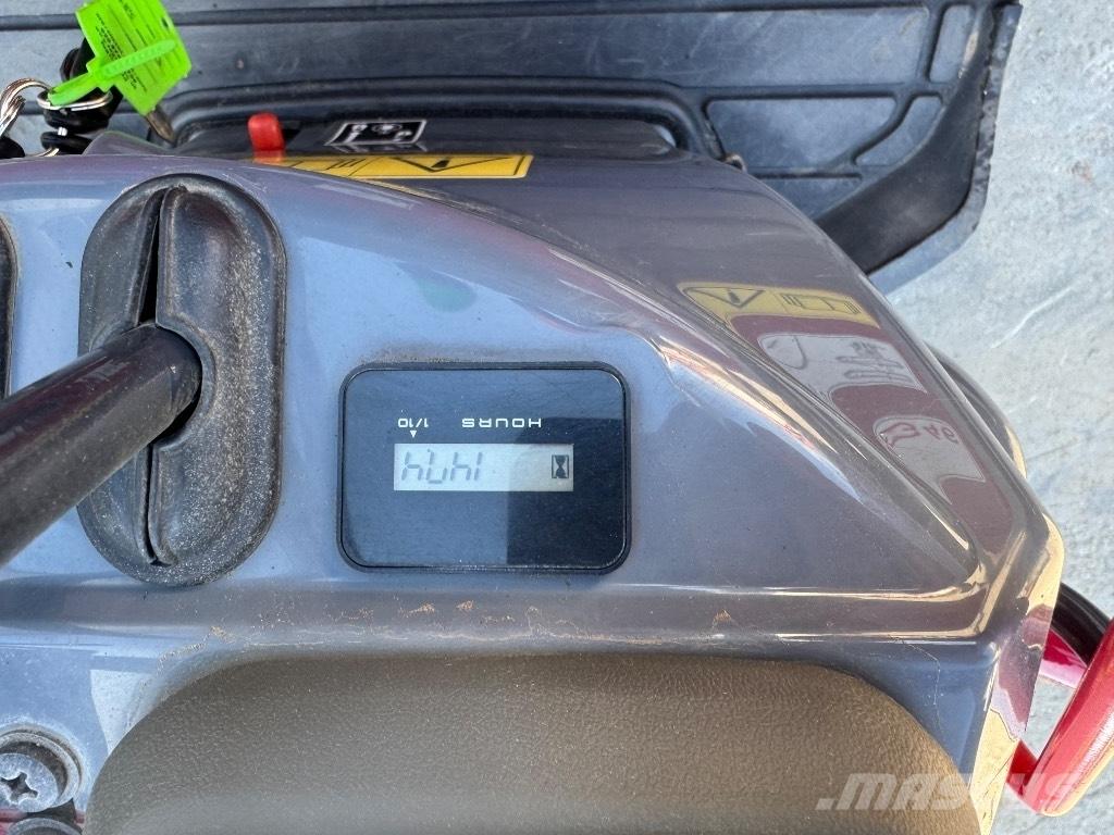 Yanmar SV08 (1F994) Mini bageri < 7t