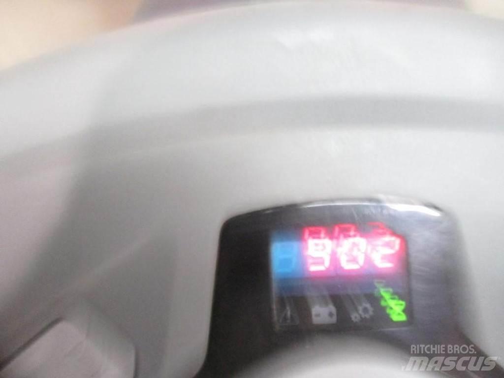 BT LWE 160 Nisko podizni električni viljuškar