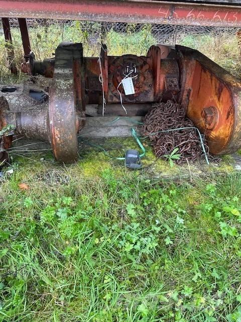 Valmet 875 Šasija i vešenje