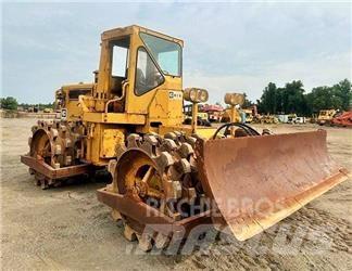 CAT 815 Nabijači zemlje