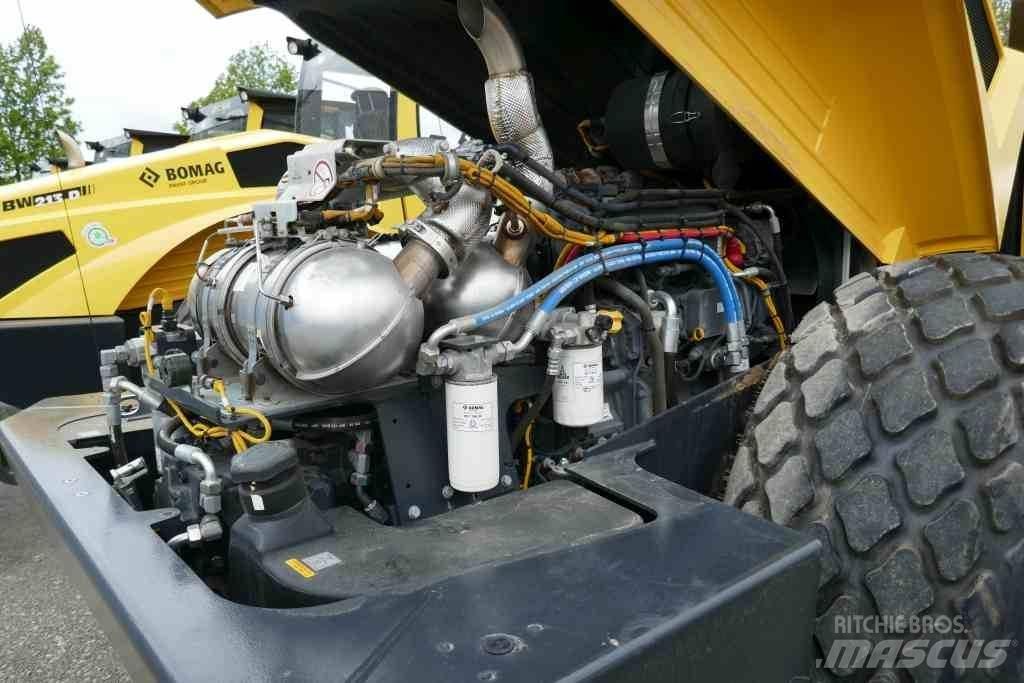 Bomag BW 213 DH-5 Nabijači zemlje
