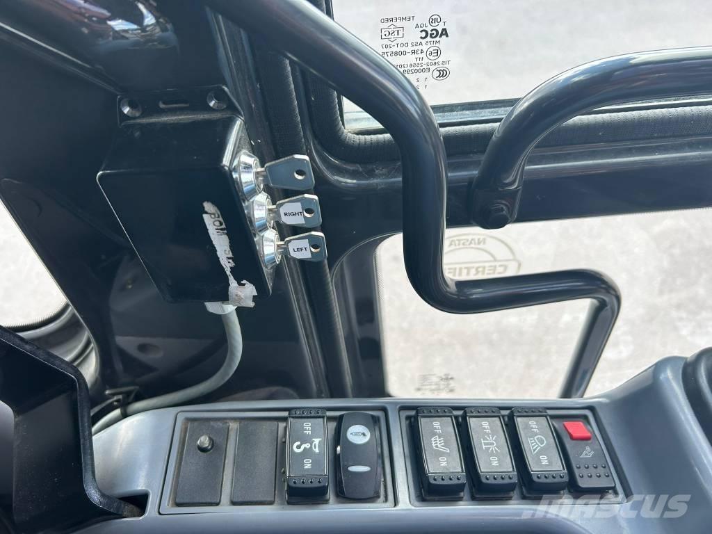Hitachi ZX 300 LC-6 Bageri guseničari